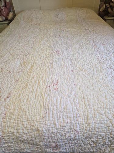 Vintage hand sewn quilt - vintage,